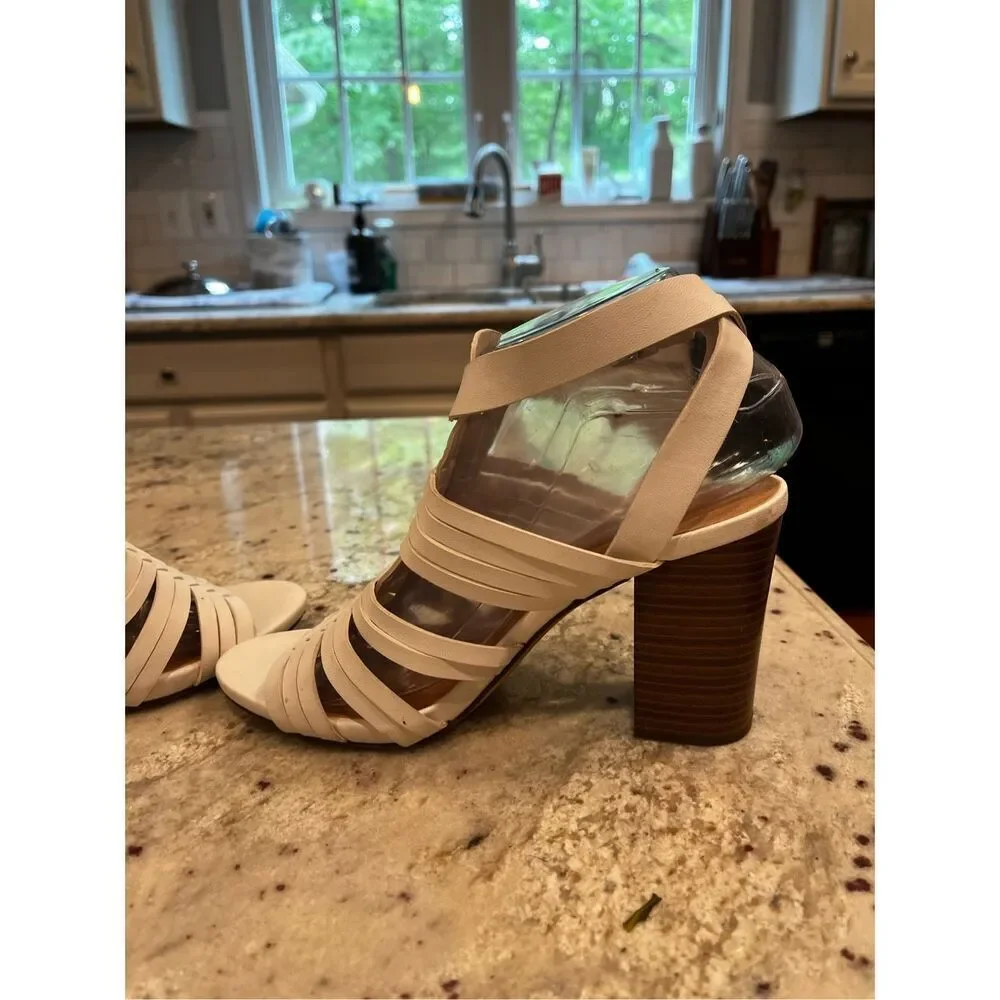 Madden Girl Reine White Faux Leather Block Heal Sandals sz 8 EUC